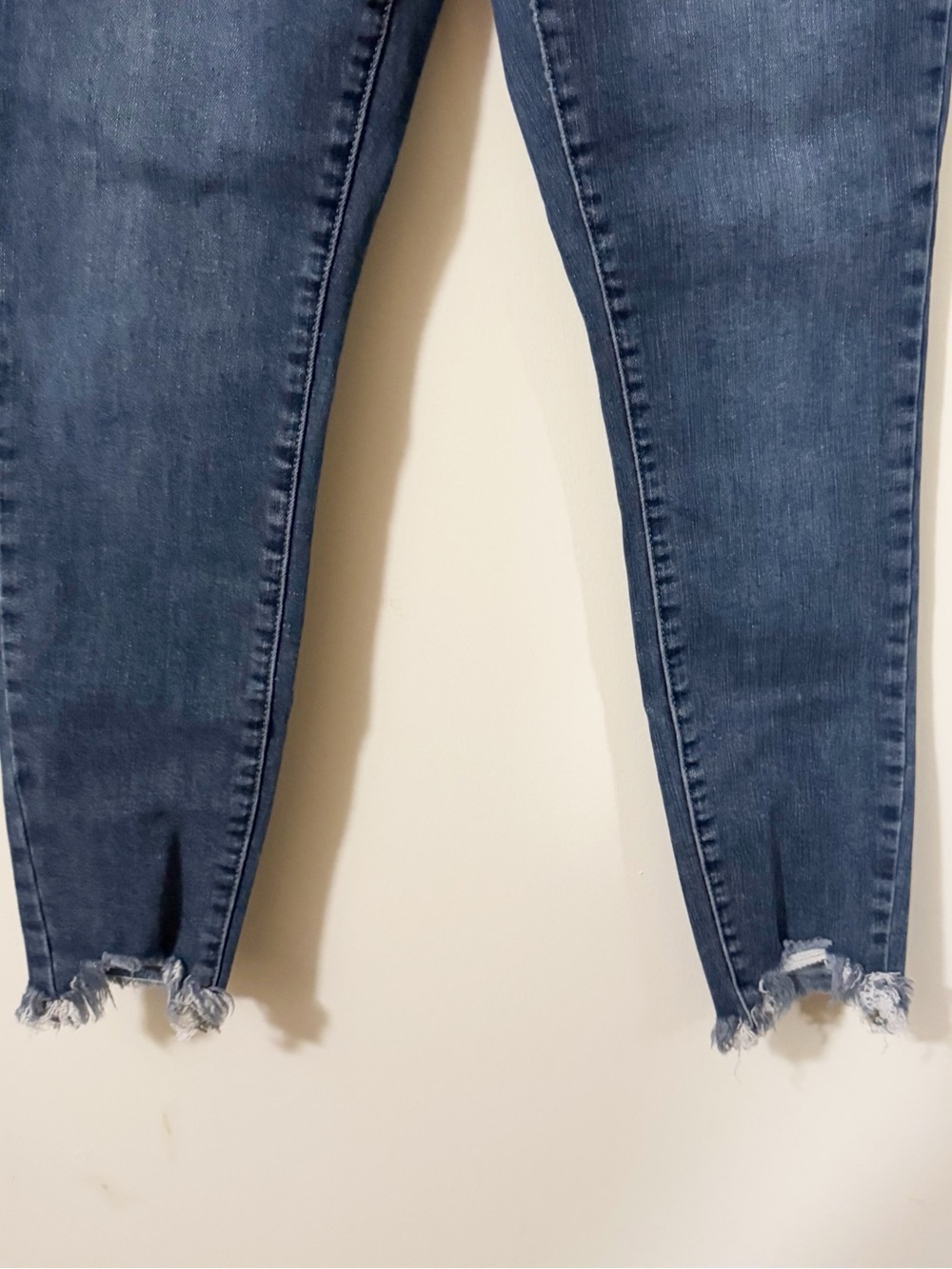 Judy Blue Womens Skinny Fit Jeans Size 15 / 32 Blue Denim Raw Hem - Picture 6 of 6